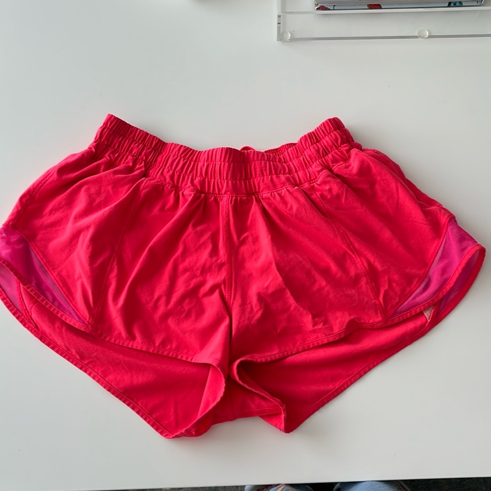 Lululemon hotty hot 2.5 shorts